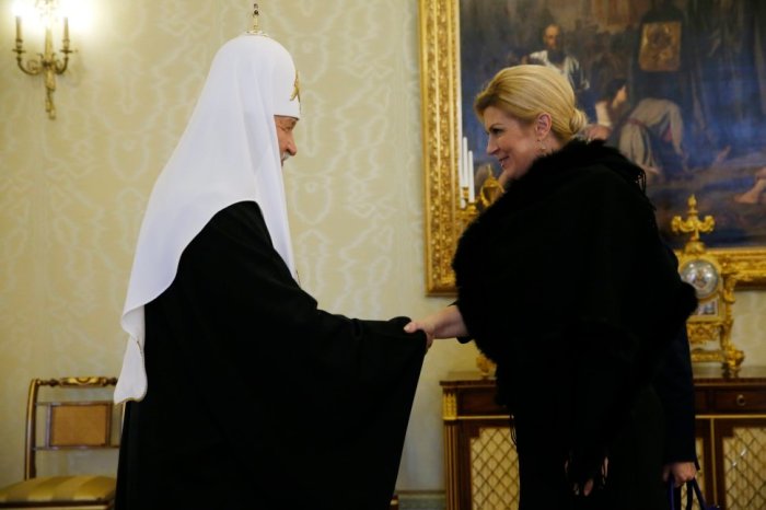 Lijevo - ruski pravoslavni patrijarh Kiril; desno - hrvatska predsjednica Kolinda Grabar Kitarović